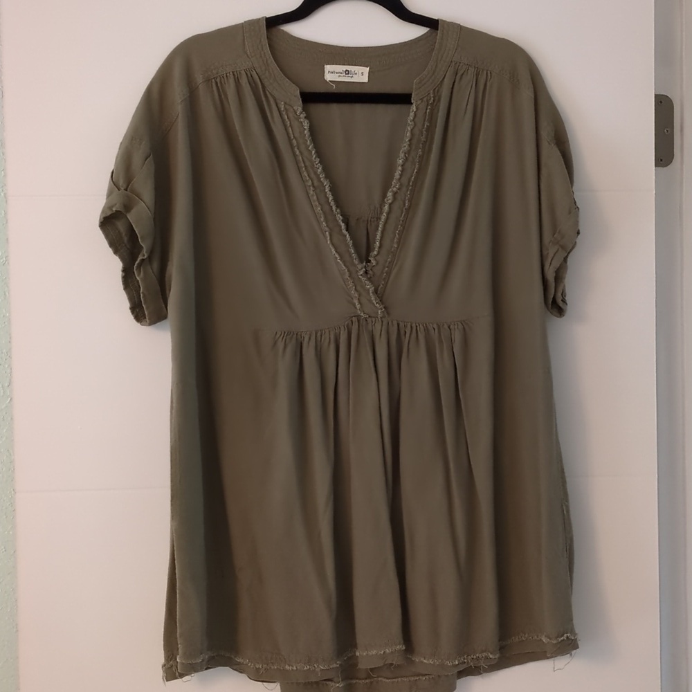 Natural Life distressed olive green beachy tunic top oversized side pockets